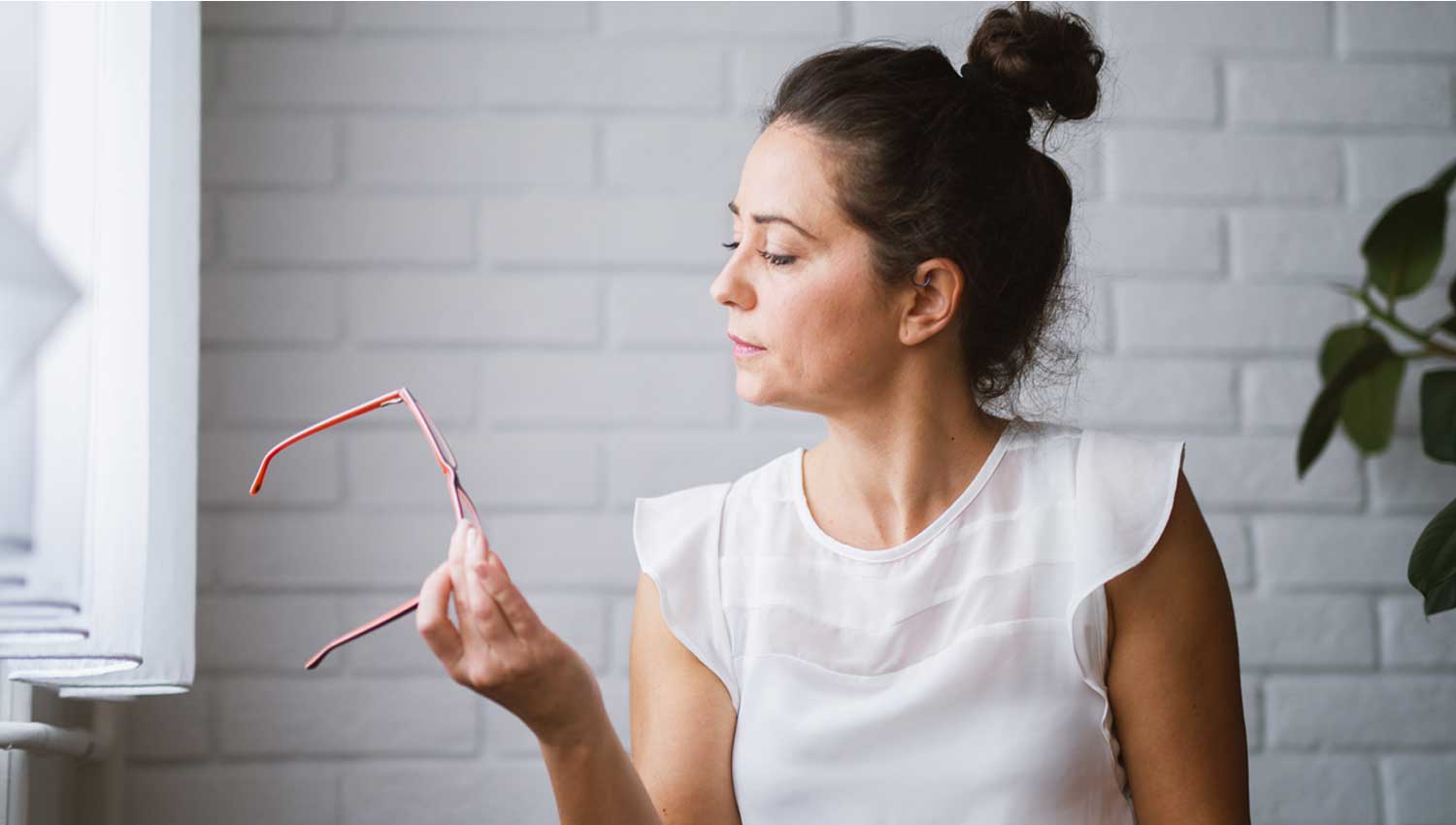 Cleaning Your Glass Surfaces With Jude’s